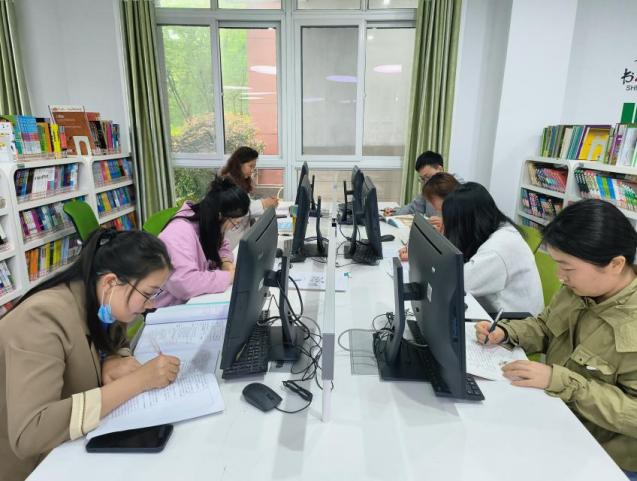 语文组报道_html_5024b2f2.jpg