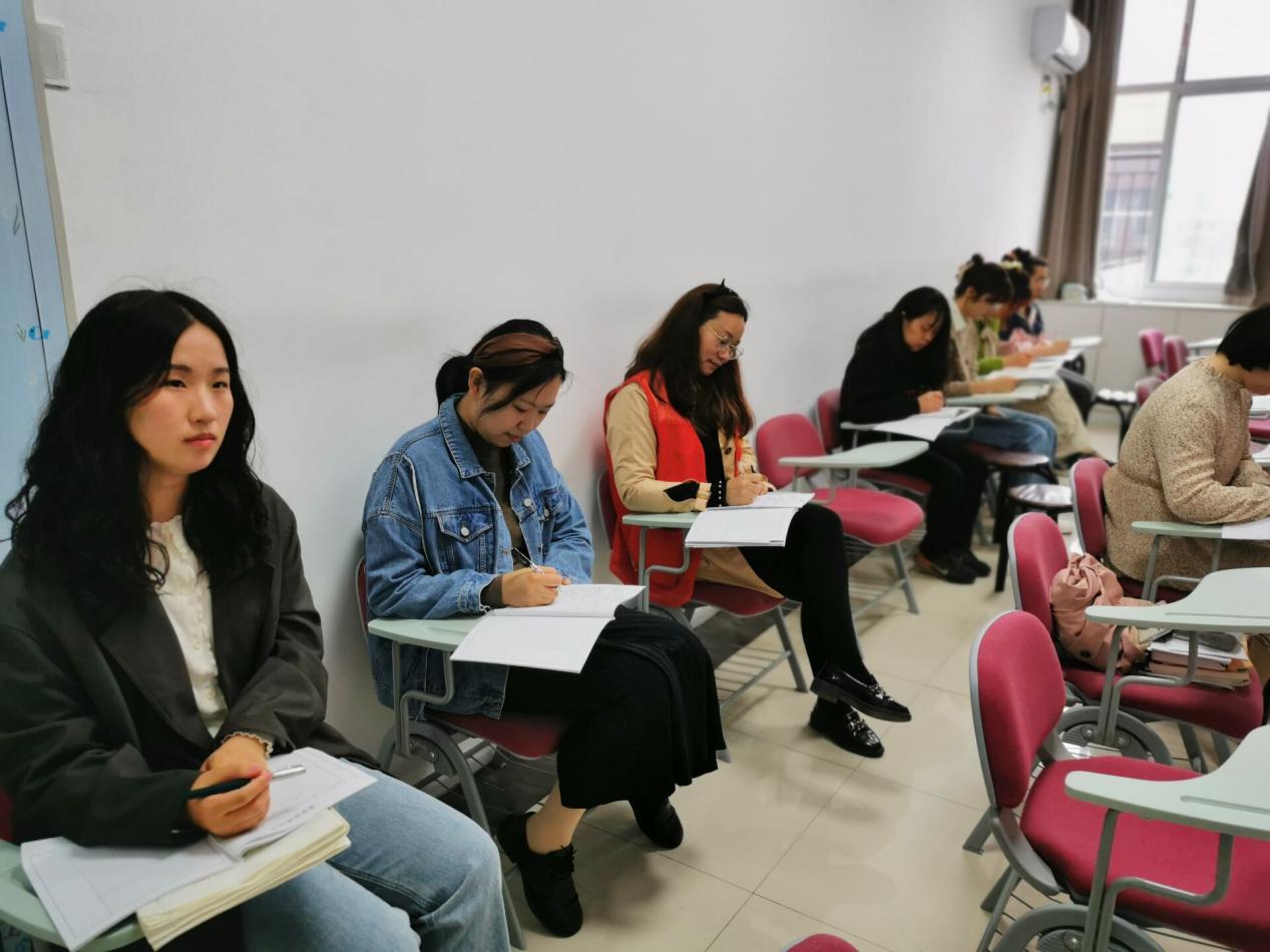 【丁香汉声】听评互促共教研，齐头并进共成长_html_1f786e3e.jpg
