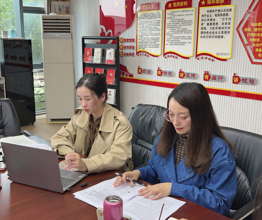 【丁香汉声·教育科研】专家引领助提升 守本务实共成长_html_11a2433a.png