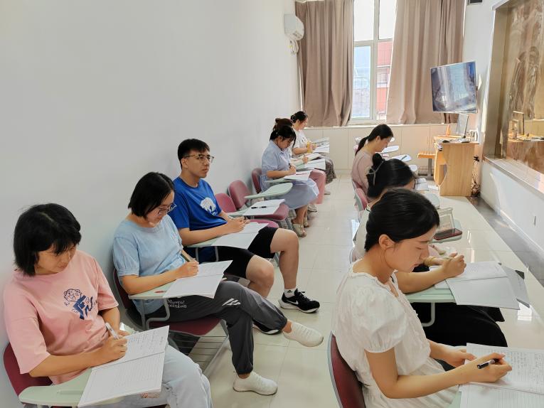 【丁香汉声·教学】期初英语组领研活动侧记_html_m4ebd0284.jpg