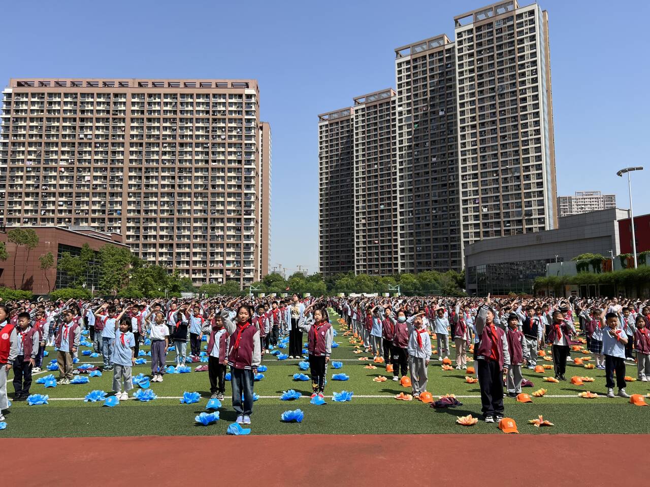 【丁香汉声&middot;学生成长营】爱护环境，从你我做起 ——环境主题升旗仪式_html_75804579.jpg