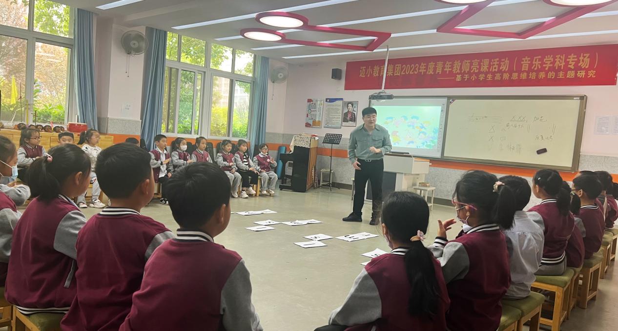 特教学院音乐专业大三学生见习活动侧记_html_6e320b7a.jpg