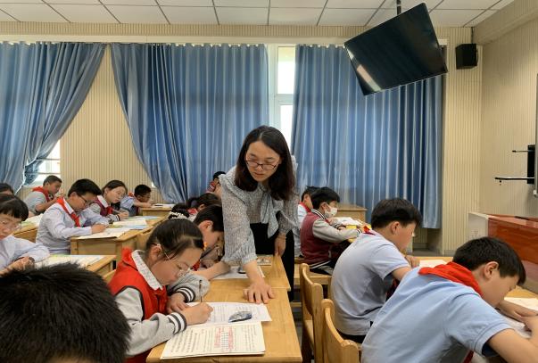 五语教研活动报道_html_m750a2680.jpg