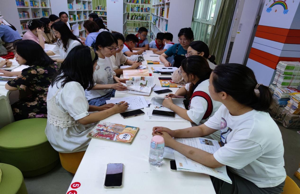 凝聚智慧，筑梦前行_html_2f86e052.jpg