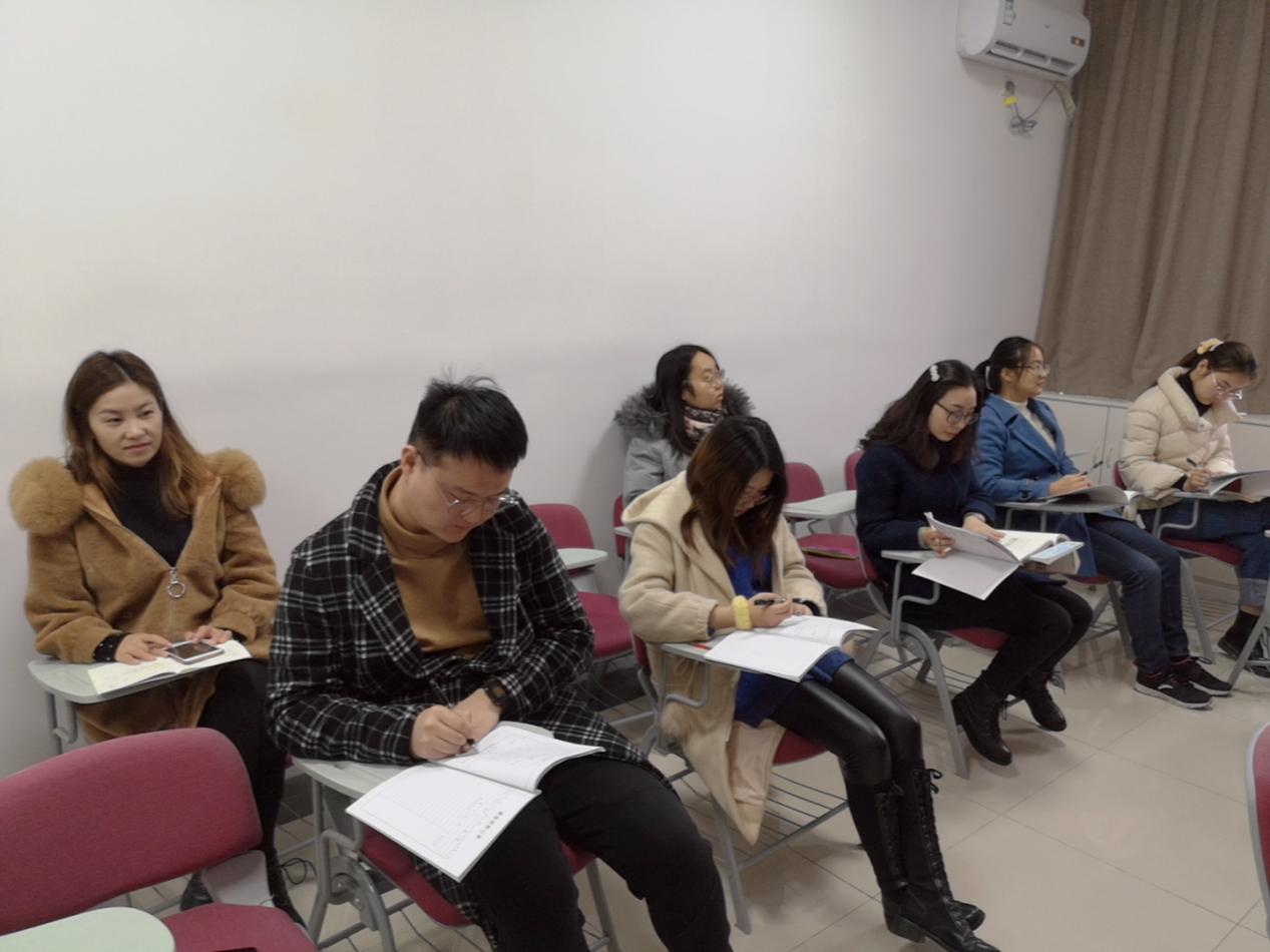 六数教研报道_html_4e63fdcf.jpg
