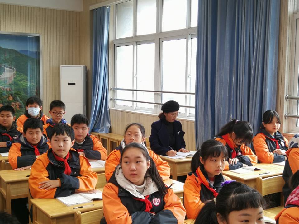 2.24丁小语文示范课活动侧记_html_mf05211c.jpg