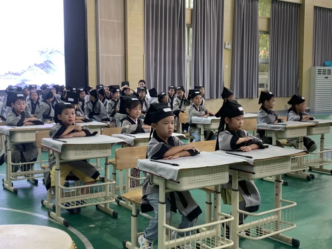 新生入学仪式_html_m4392d1e9.jpg