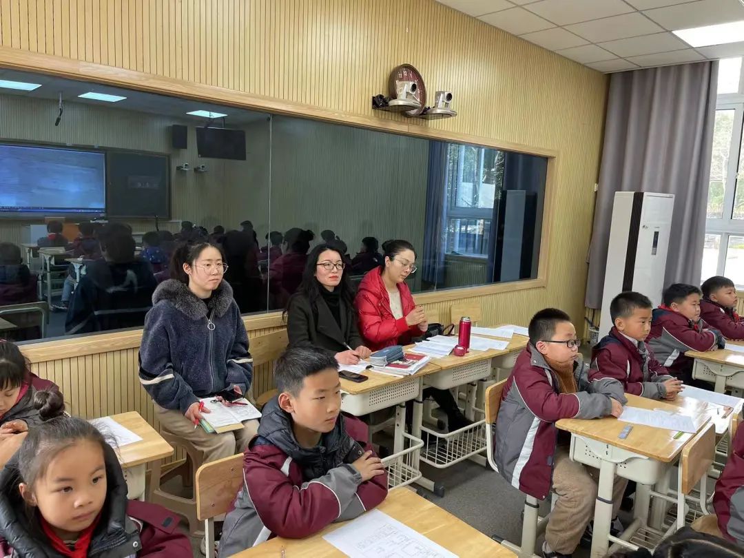 《书院紫金》优化课堂抓手 注重作业品质——记紫金小学数学组校本研修系列活动（九）