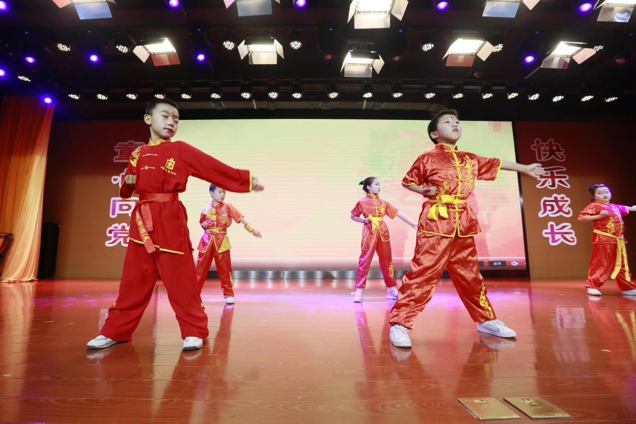 童心向党 快乐成长——迈小庆_html_m4519e317.jpg