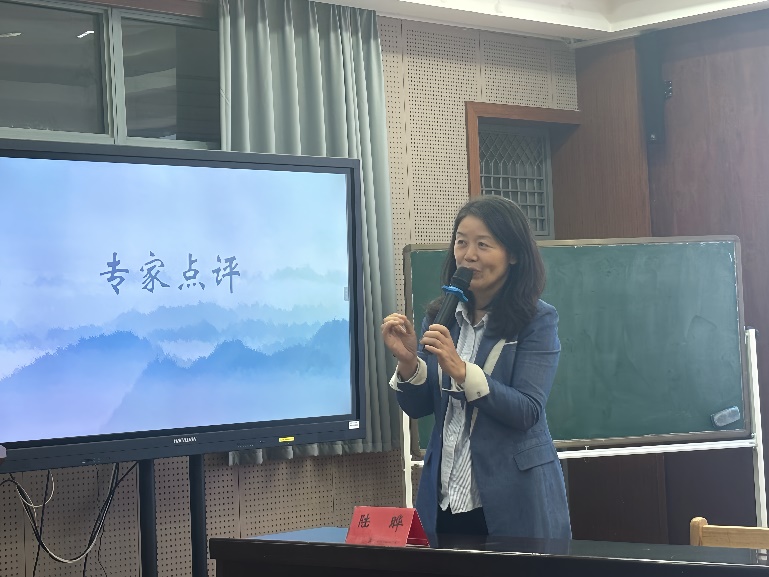 10.22“跨”学科之美“融”育人之力报道_html_m1148067e.jpg