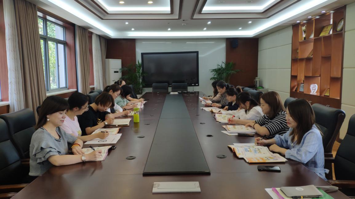 迈小英语组集体备课新闻稿_html_m709d20fc.jpg