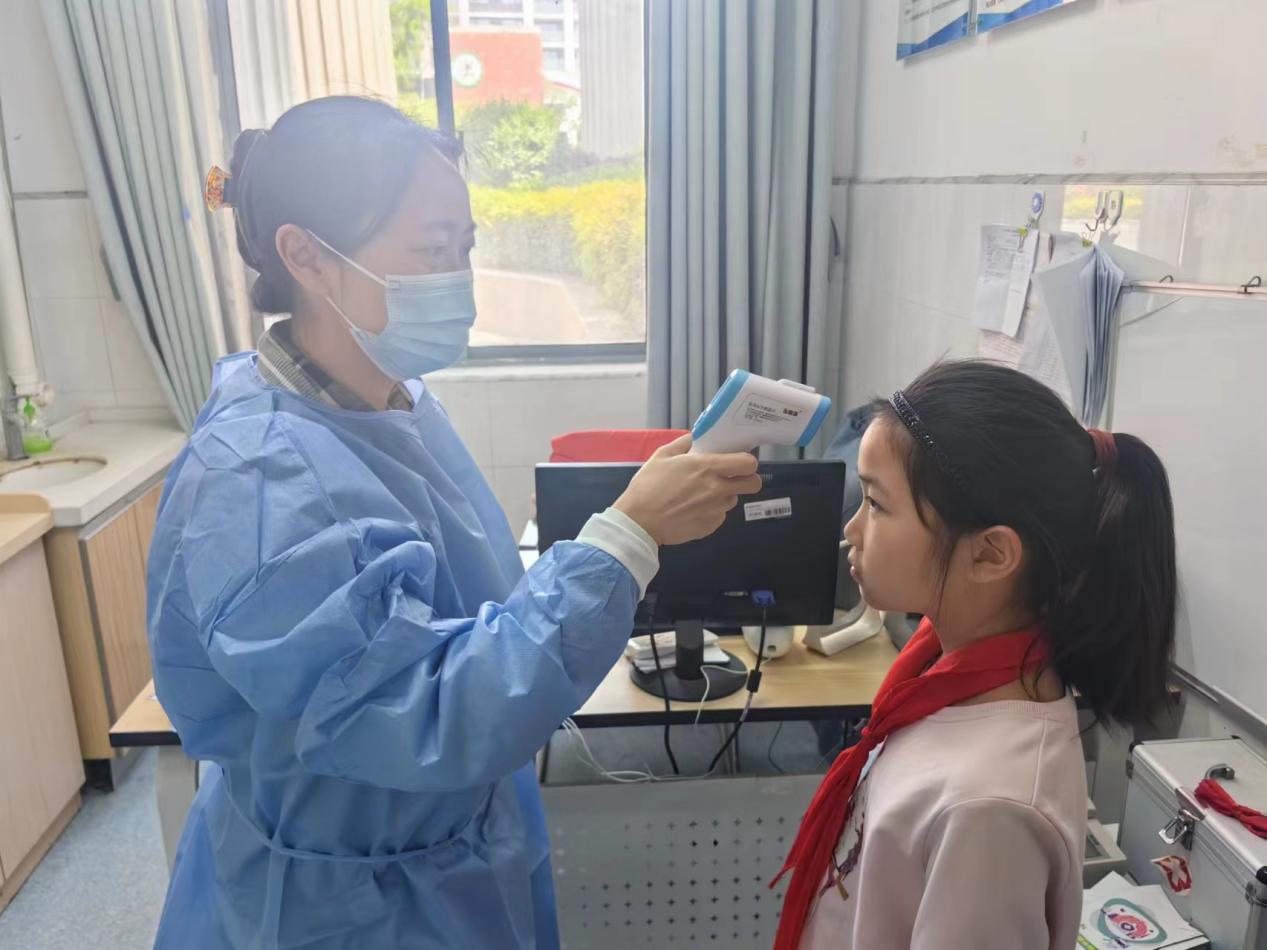【尚美迈小·后勤保障】“预”见春季,防”护健康—迈皋桥中心小学春季传染病防控演练_html_m16684b8.jpg