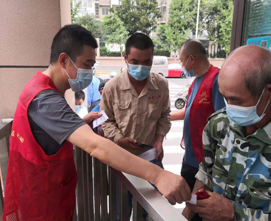三尺讲台育桃李,抗疫路上勇担当_html_7bcb0c06.png
