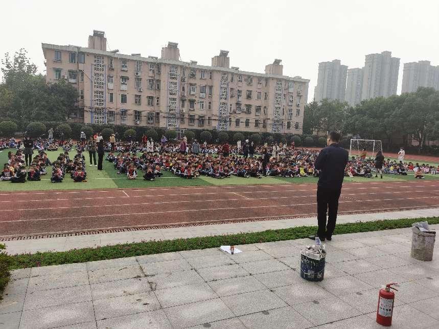 21.10.22消防演练报道_html_2a79634a.jpg