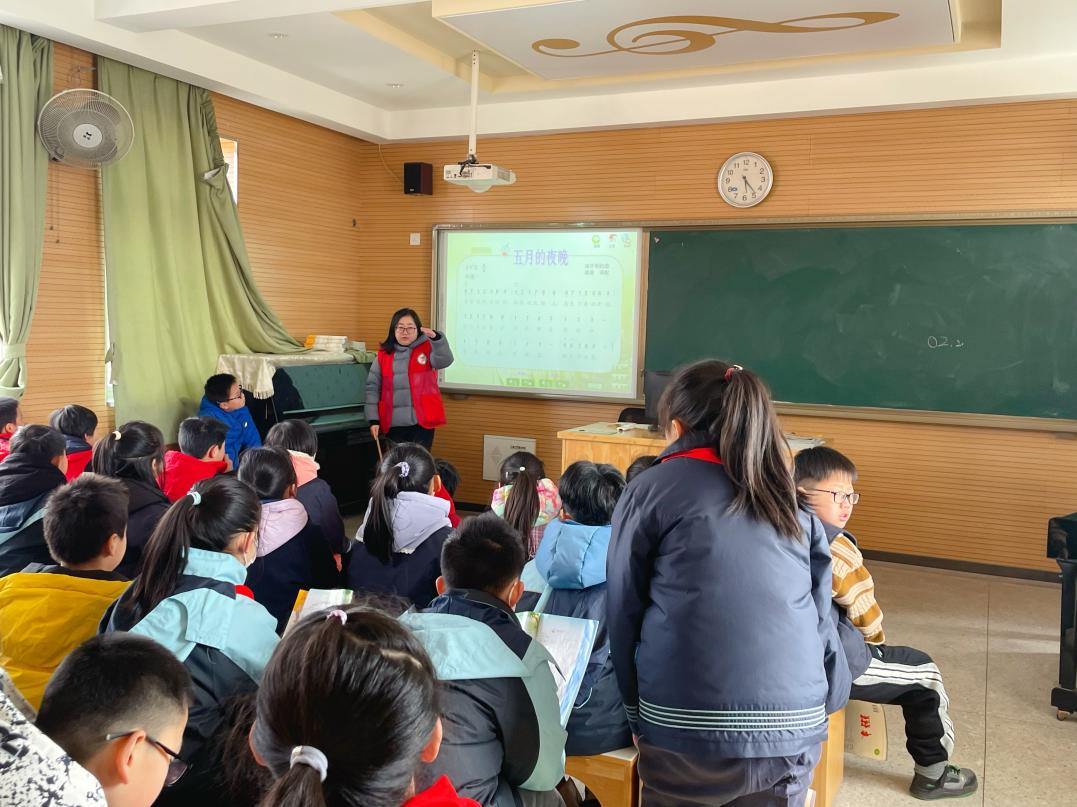 2.24【尚美迈小 教学】常规养成促发展——综合学科常规听课_html_m201b7c90.jpg