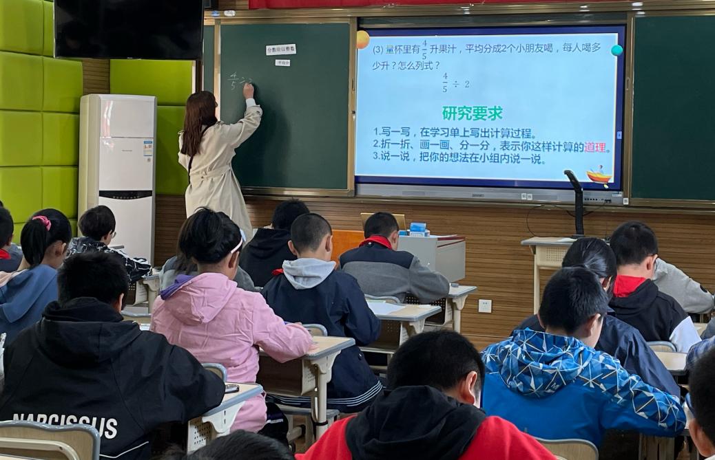 10.21报道_html_6220868d.jpg