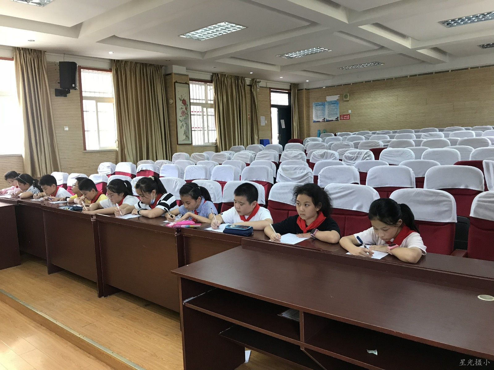 摄小朝阳路校区节水知识竞赛笔试.jpg