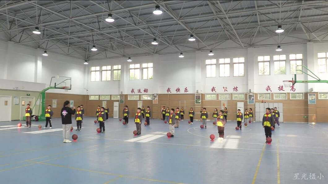 罗倩老师上课.png