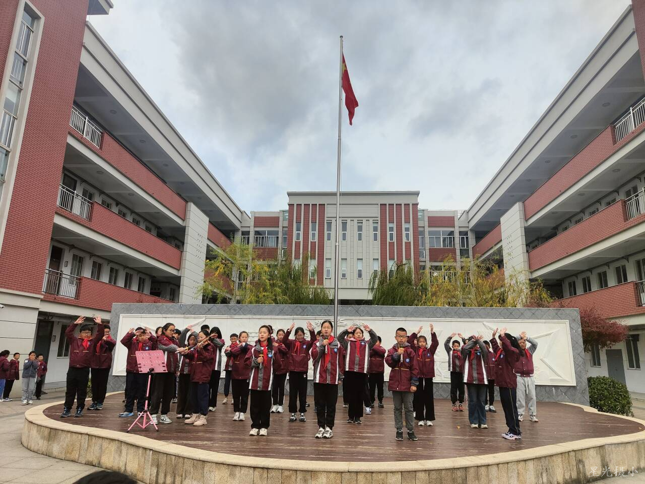 节目表演.jpg