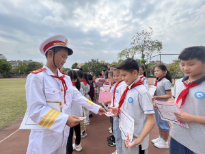 【星光摄小】向国旗敬礼 为祖国点赞——摄小天佐路校区第五周升旗仪式系列报道