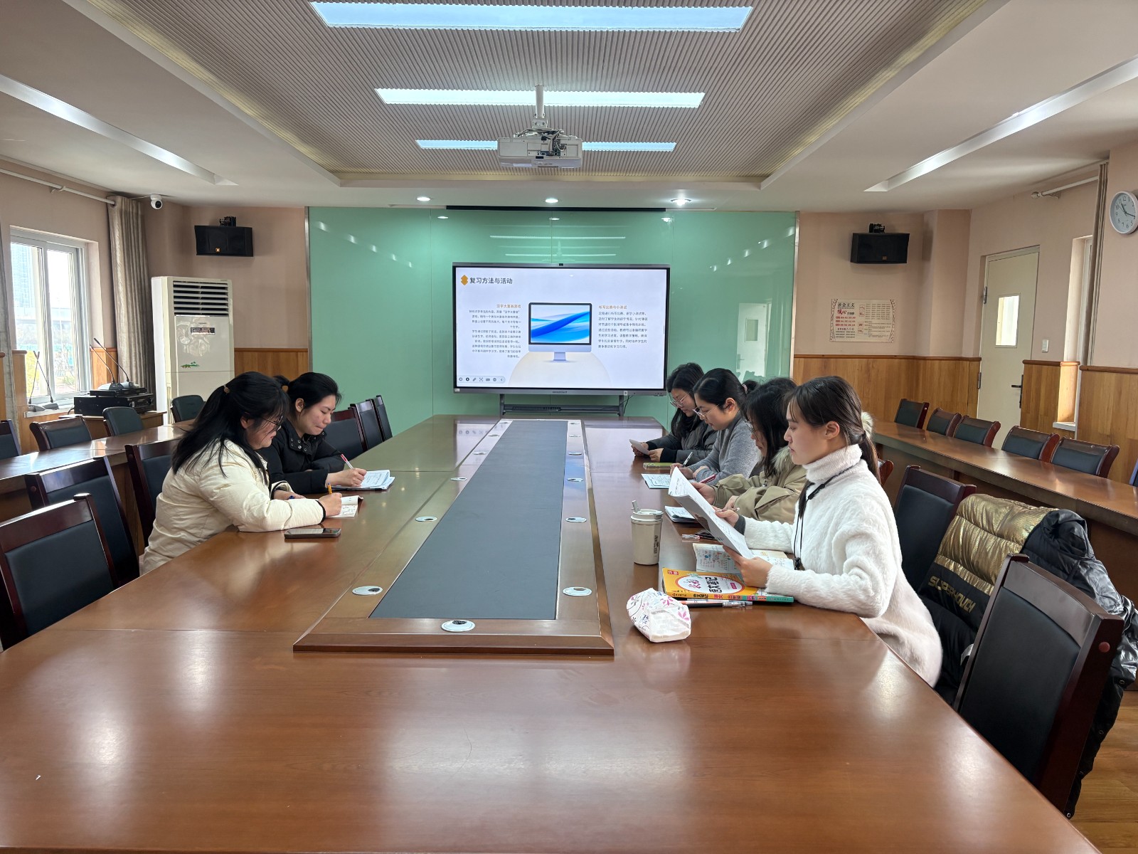 【星光摄小】“研”语绽芳华，聚力共成长——摄山星城小学天佐路分校低段语文教研组校本研修活动报道（一）