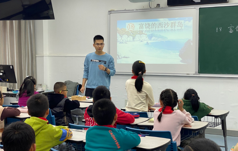 【星光摄小】教研无止境，共研共成长——天佐路分校语文组第三次教研活动