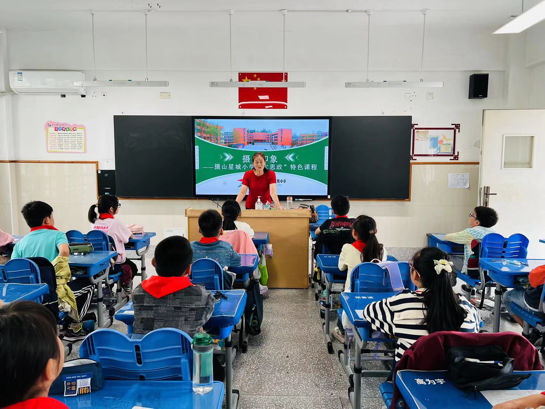 【摄小党建】大思政课进校园——栖霞区“枫林唱晚”讲师团进校园