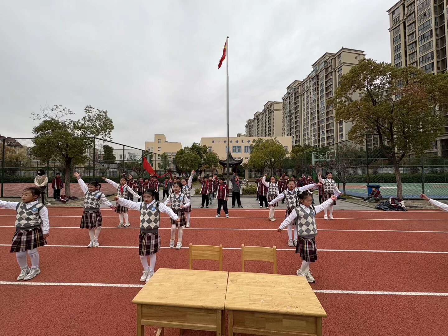 表演.jpeg 表演.jpeg