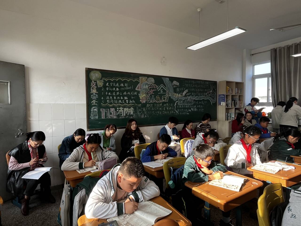 第六次集体备课新闻稿_html_50408d45.jpg