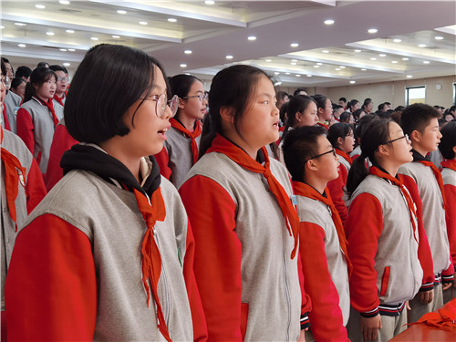 唱少先队歌.jpg