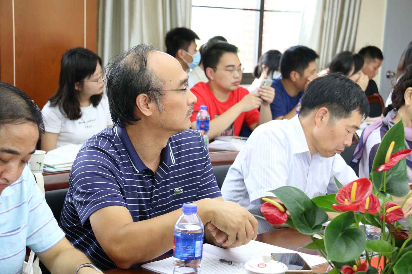 专家9.jpg