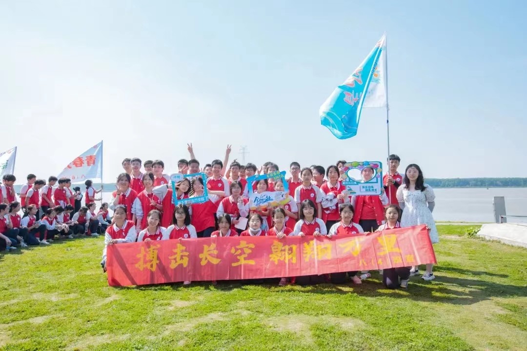 560ddaebab2c1aaf83132c2ee20d271.jpg