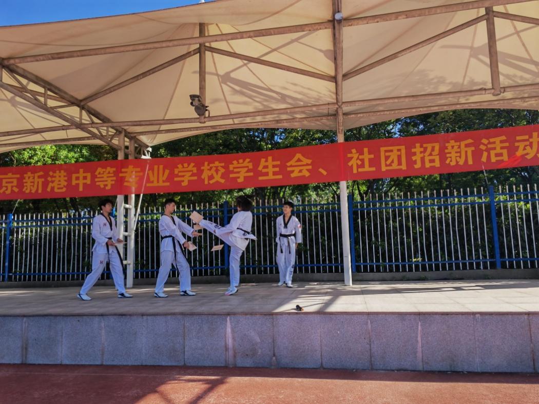 社团招新新闻稿_html_4c15aa23.jpg