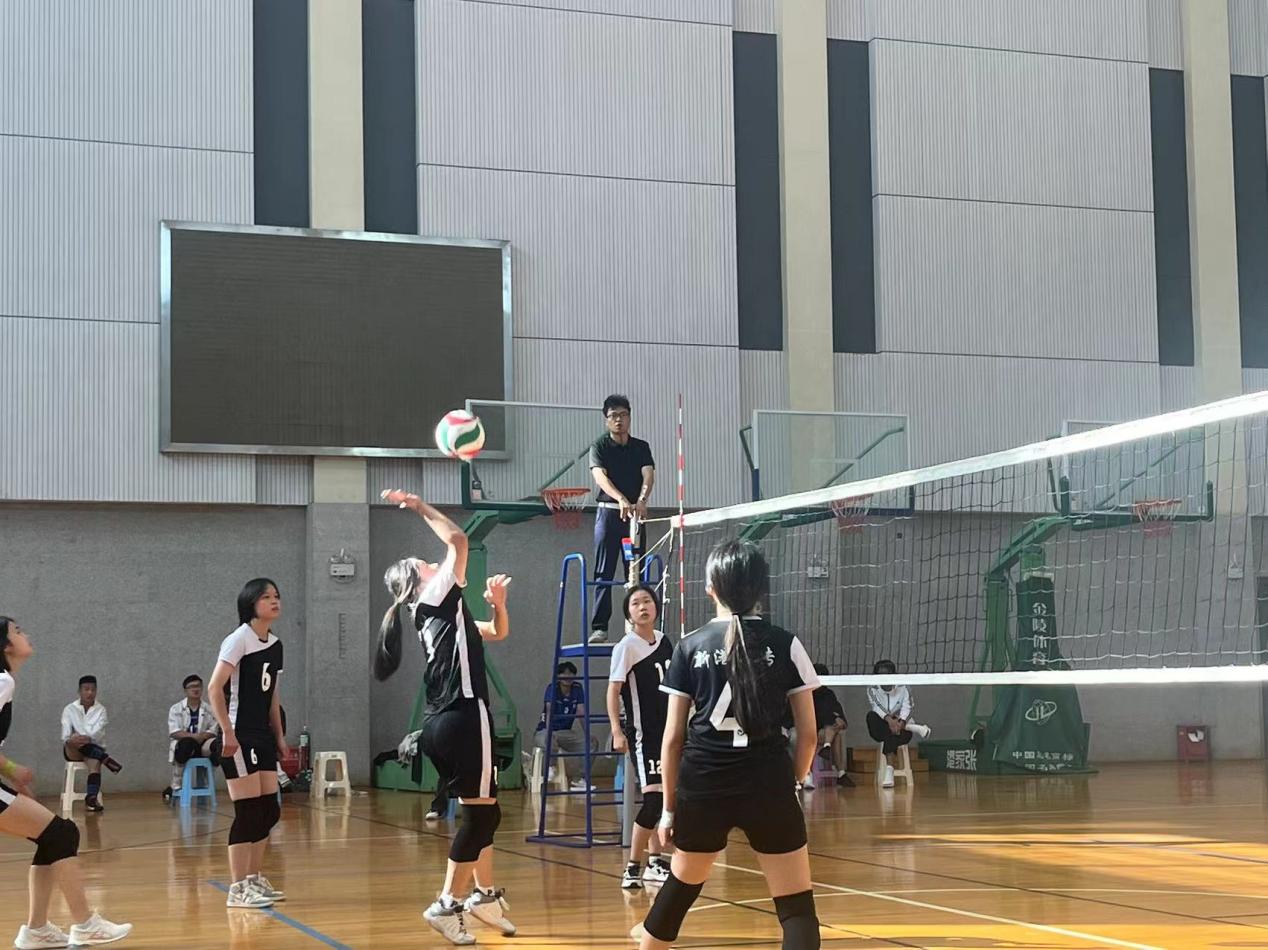 南京市校园排球报道稿_html_1fe3e685.jpg