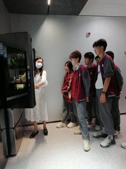 青海班参观三翼鸟_html_68adeb31.jpg