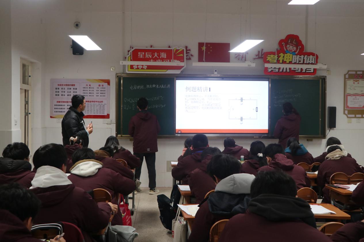 2月29日 市教育教学质量评估现场视导  暨 2023-2024学年第二学期职业学校开学教育教学情况调研123_html_m6f06de8c.jpg