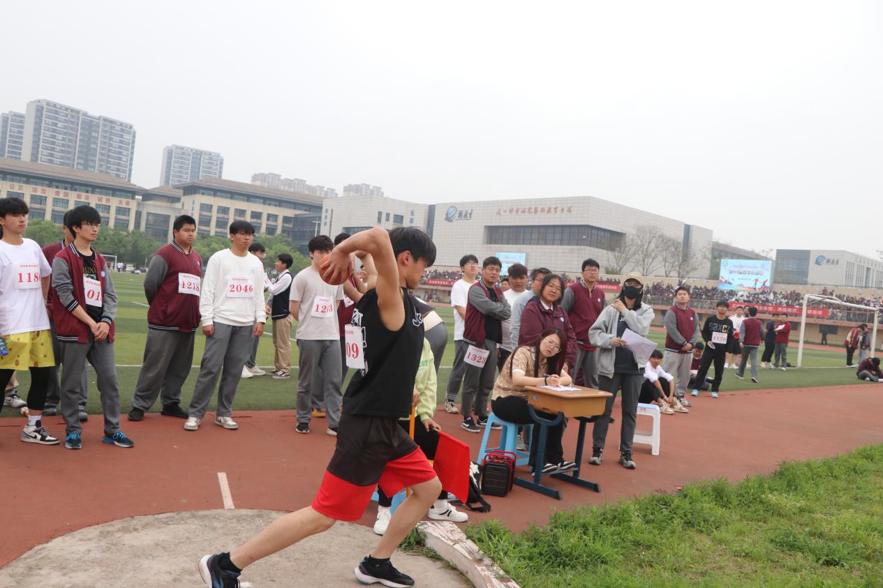 第四十九届春季运动会_html_3769160b.jpg