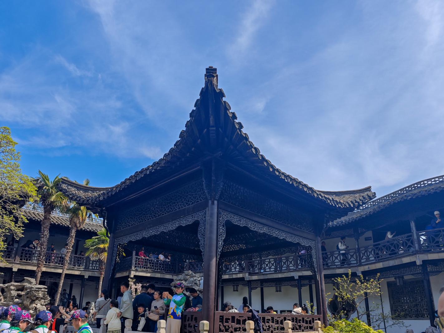 20230330探访园林瑰宝  体验古朴街区韵味_html_3edeb684.jpg