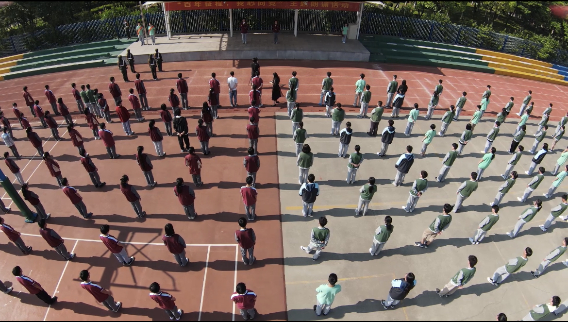 国旗下讲话：朗诵会 报道(1)_html_a6ad556.jpg