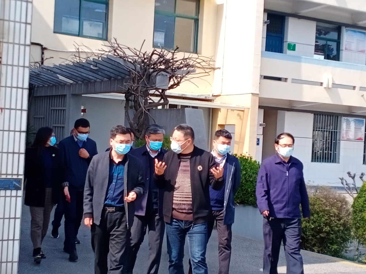 栖霞区教育局调研新港中专校12320220329_html_m6e074ed3.jpg