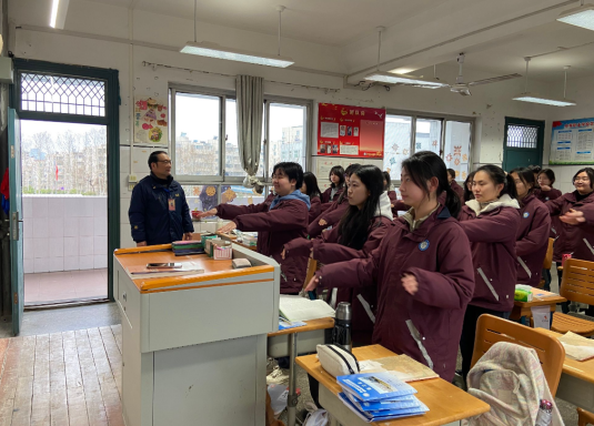 1强化安全管理 护航学生健康成长_html_7c20b83f.png