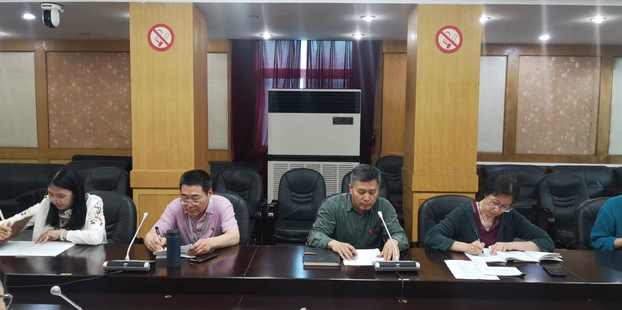 迈皋桥校区党支部召开发展党员大会_html_m5adfcd8d.jpg