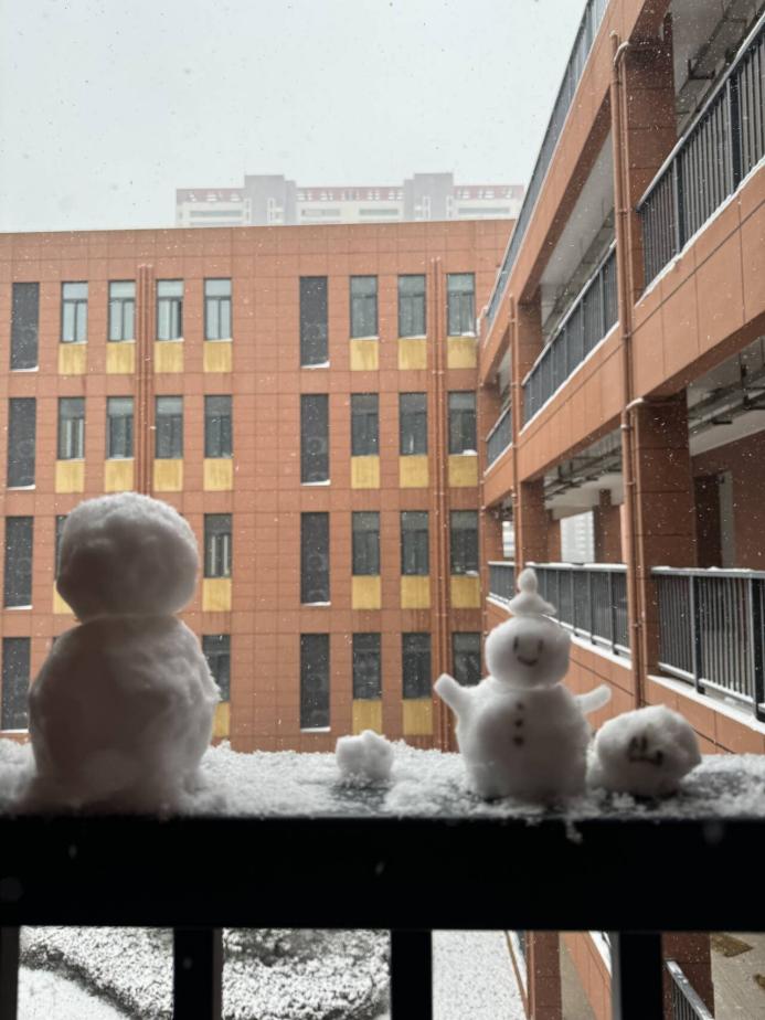 玩雪_html_644c0ca.jpg