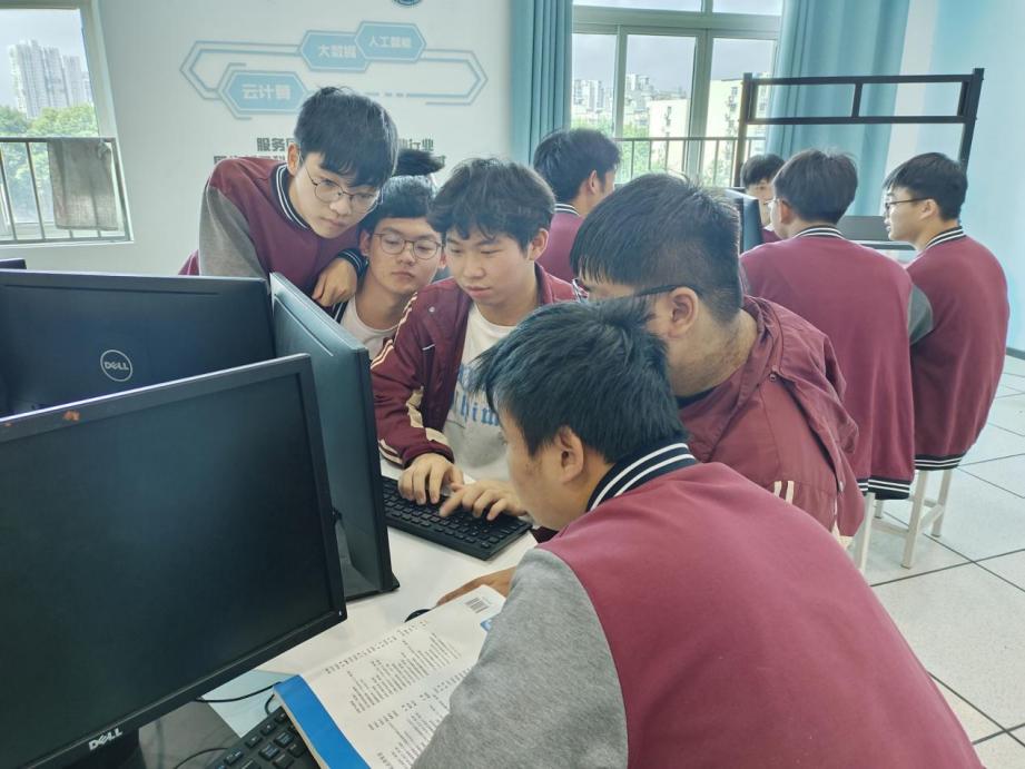 6月7日  计算机教研组开设区级公开课_html_4607bece.jpg
