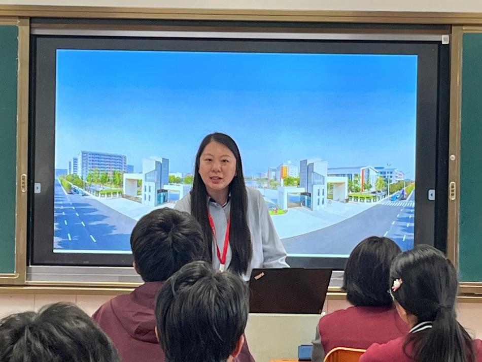 10月20日 中高职贯通新起点，“开学第一课”启征程_html_24429e3a.jpg