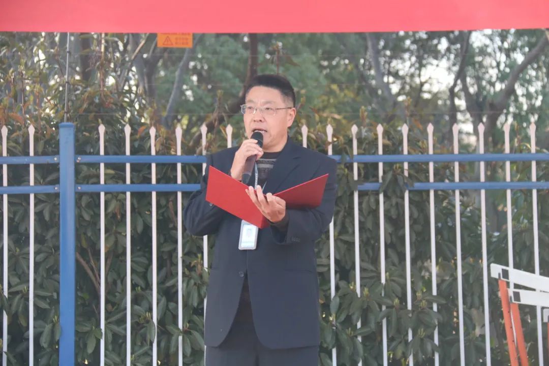开学典礼（新闻版）_html_5fd10e61.jpg