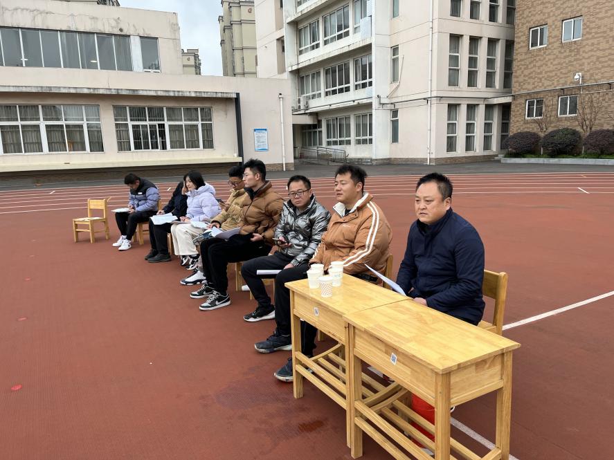 12月体育组教研_html_399147b8.jpg