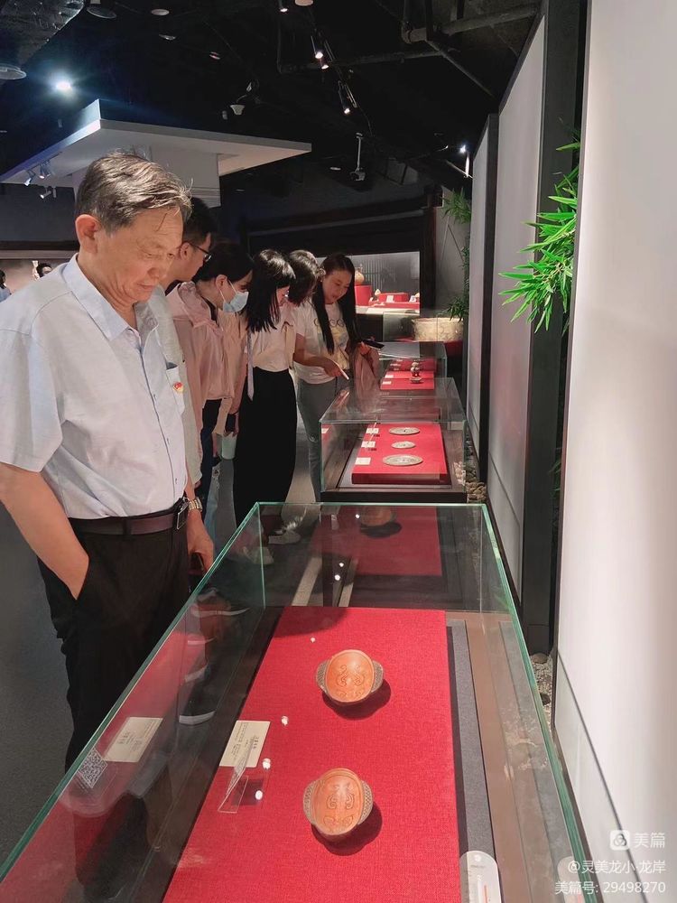 【灵美龙小·龙岸先锋】继承优良传统，争做时代新人_html_m73c81739.jpg
