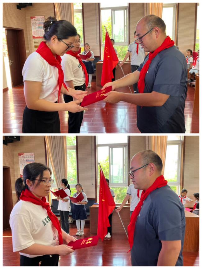 学习二十大 争做好队员——龙潭中心小学江畔人家分校一年级分批入队仪式_html_m33fe45cc.jpg
