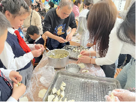 【灵美龙小·江畔】劳动促进成长，感恩成就未来——龙潭中心小学江畔人家分校三年级开展十岁成长仪式_html_58b1392d.png
